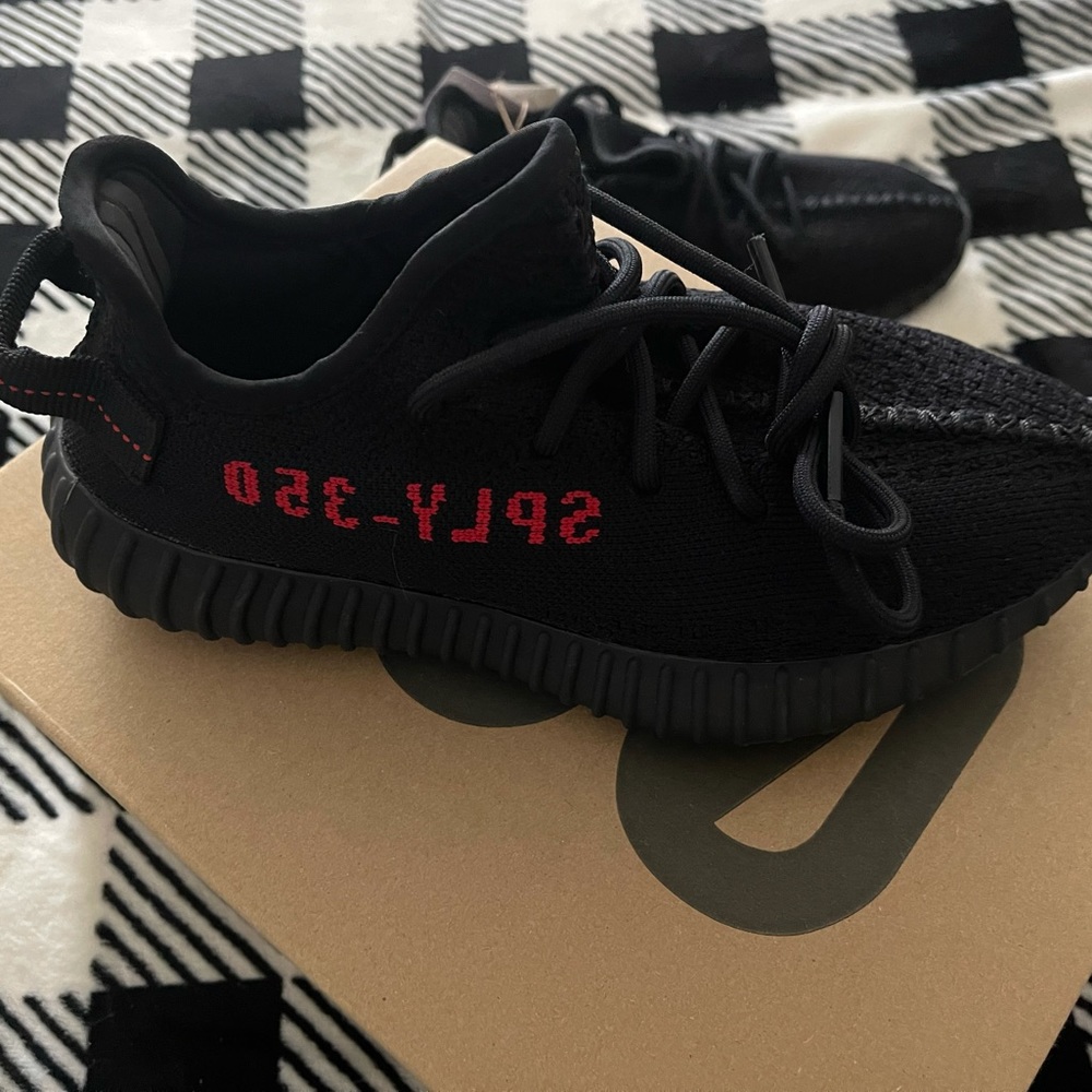 Yeezy Boost 350 V2 Black/Red size 5